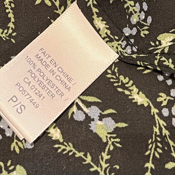 🖤 Black Floral Ruffle Blouse – Simons Exclusive TWIK (Size P/S)🖤 - Picture 3 of 9